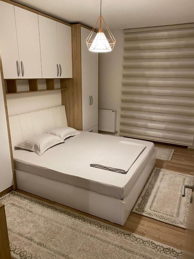 Violin 2 Bedroom Apartment Downtown Прізрен Екстер'єр фото